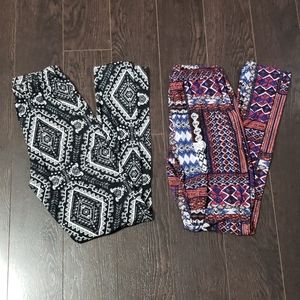 2 pairs of leggings